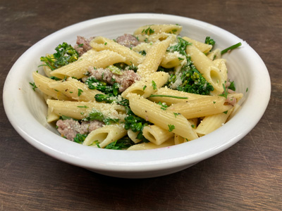 lemony-pasta-with-broccoli-red-onions-parsley