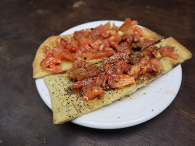 tomato-and-garlic-flatbread